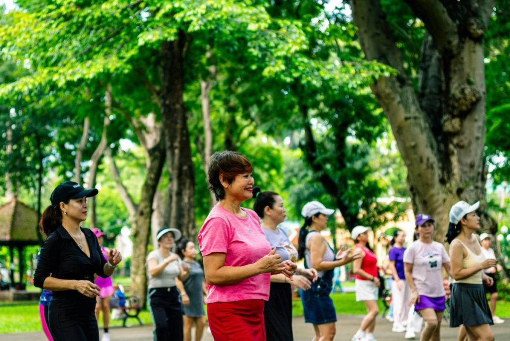 Why Your Gym Membership Is Collecting Dust—And How an Outdoor Fitness Program Can Save Your Routine